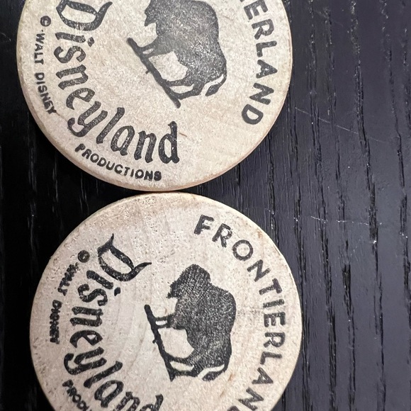 2 Vintage Disneyland Frontier Wooden Nickels - Picture 6 of 6